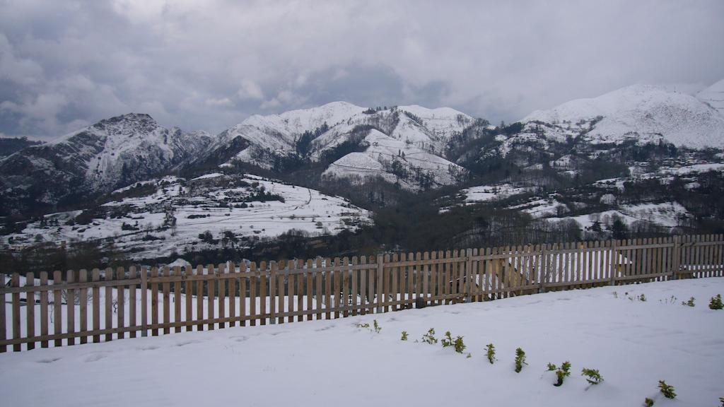 Apartamentos La Senda San Juan de Parres ภายนอก รูปภาพ