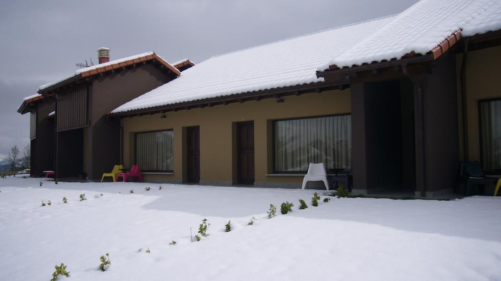 Apartamentos La Senda San Juan de Parres ภายนอก รูปภาพ