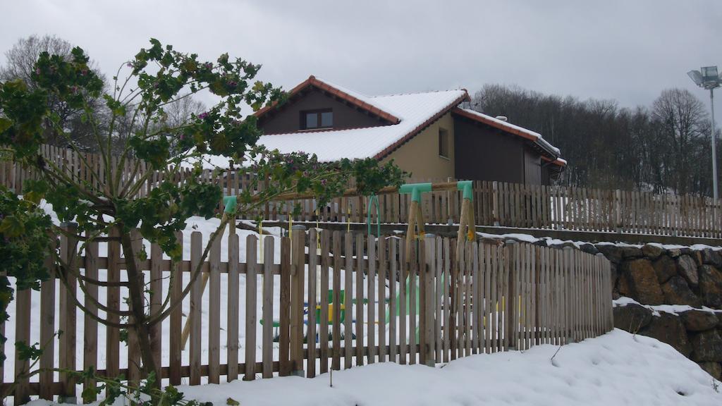 Apartamentos La Senda San Juan de Parres ภายนอก รูปภาพ