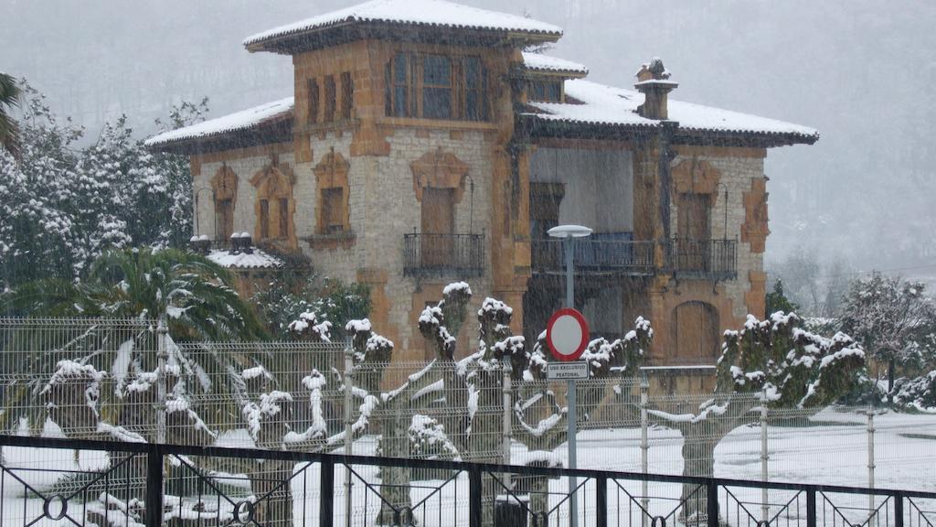 Apartamentos La Senda San Juan de Parres ภายนอก รูปภาพ